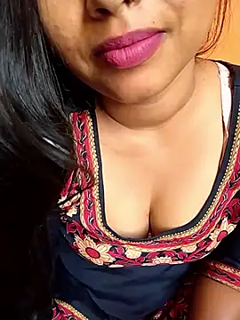 Sexy Divya   online show from 05/06/26, 01:14