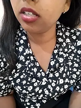 Sexy Divya   online show from 05/09/26, 06:18