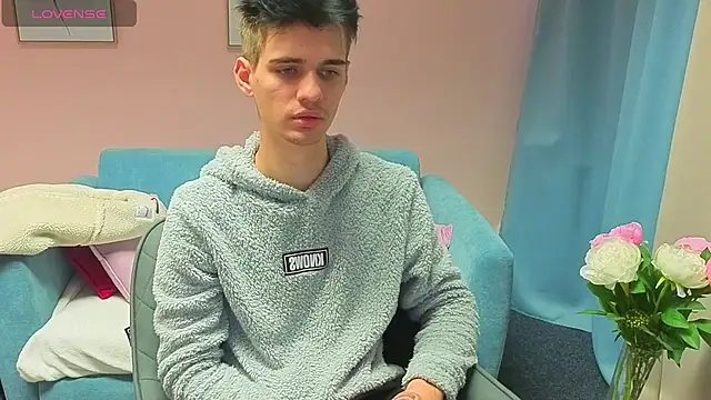 Snapshot of LiamMerci chatting on 11/09/25, 12:58 LiamMerci online show from 11/09/25, 12:58