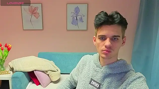 Snapshot of LiamMerci chatting on 11/10/25, 07:18 LiamMerci online show from 11/10/25, 07:18