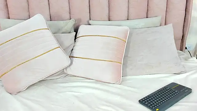 caro gemm online show from 11/18/25, 05:34