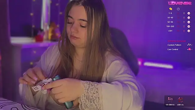 Snapshot of AmeliaMiles chatting on 02/25/26, 08:02 AmeliaMiles online show from 02/25/26, 08:02