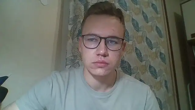 Snapshot of Yminoske chatting on 11/07/25, 04:29 Yminoske online show from 11/07/25, 04:29