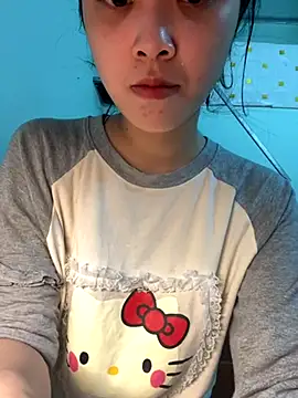 Snapshot of Lynn-122 chatting on 11/12/25, 12:55 Lynn-122 online show from 11/12/25, 12:55