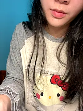 Snapshot of Lynn-122 chatting on 11/21/25, 04:16 Lynn-122 online show from 11/21/25, 04:16