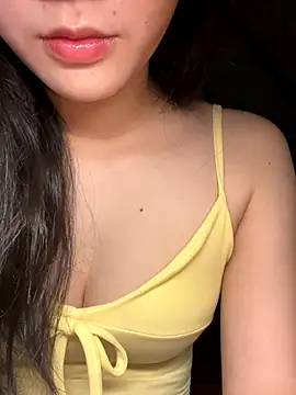 Snapshot of Lynn-122 chatting on 12/03/25, 07:49 Lynn-122 online show from 12/03/25, 07:49