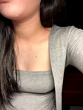 Snapshot of Lynn-122 chatting on 12/04/25, 02:04 Lynn-122 online show from 12/04/25, 02:04