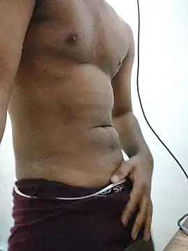 Snapshot of YoursLad4 chatting on 11/07/25, 05:57 YoursLad4 online show from 11/07/25, 05:57