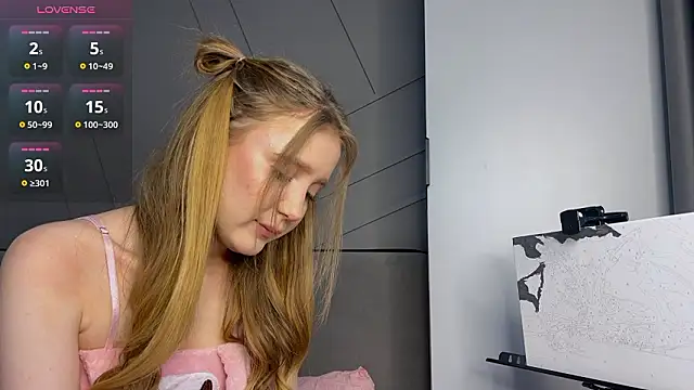 MiraJuicyJune online show from 03/05/26, 04:30