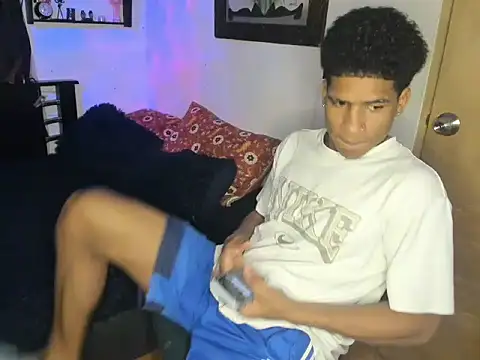 Snapshot of JUANBIGCOCK21CM chatting on 12/02/25, 11:56 JUANBIGCOCK21CM online show from 12/02/25, 11:56