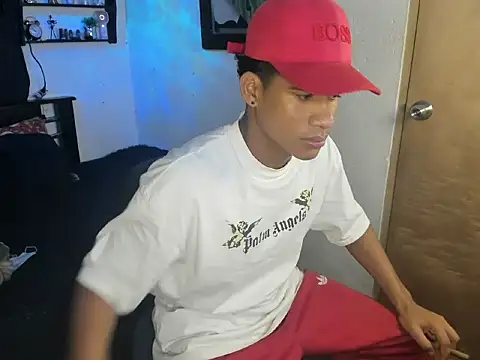 Snapshot of JUANBIGCOCK21CM chatting on 12/04/25, 03:54 JUANBIGCOCK21CM online show from 12/04/25, 03:54