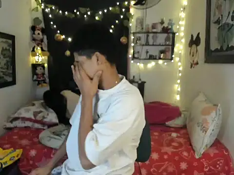 Snapshot of JUANBIGCOCK21CM chatting on 12/15/25, 09:02 JUANBIGCOCK21CM online show from 12/15/25, 09:02