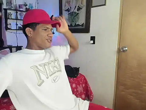 Snapshot of JUANBIGCOCK21CM chatting on 12/16/25, 08:30 JUANBIGCOCK21CM online show from 12/16/25, 08:30