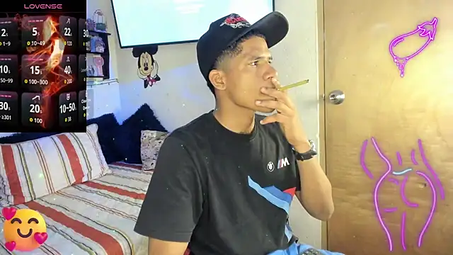 Snapshot of JUANBIGCOCK21CM chatting on 03/13/26, 03:40 JUANBIGCOCK21CM online show from 03/13/26, 03:40