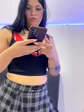 Snapshot of amazonaa9 chatting on 11/29/25, 01:52 amazonaa9 online show from 11/29/25, 01:52