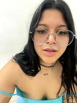 Snapshot of amazonaa9 chatting on 11/29/25, 05:05 amazonaa9 online show from 11/29/25, 05:05