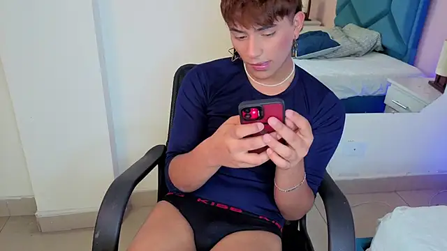 Snapshot of NoaDurand chatting on 11/27/25, 12:51 NoaDurand online show from 11/27/25, 12:51