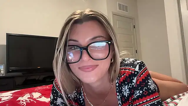 Snapshot of RosieCheeks_ chatting on 11/25/25, 10:21 RosieCheeks online show from 11/25/25, 10:21