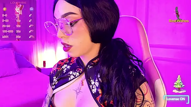 Snapshot of Lynaa_love chatting on 12/19/25, 12:56 Lynaa love online show from 12/19/25, 12:56