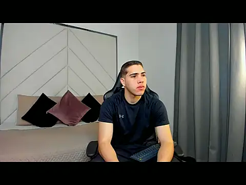 Snapshot of Alan_ford chatting on 11/13/25, 11:09 Alan ford online show from 11/13/25, 11:09