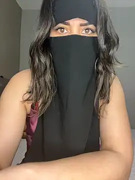 Snapshot of dinaaarich11 chatting on 03/30/26, 05:25 dinaaarich11 online show from 03/30/26, 05:25