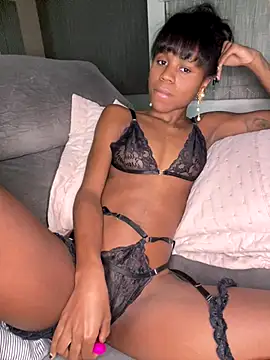 mayalouise online show from 11/19/25, 04:01