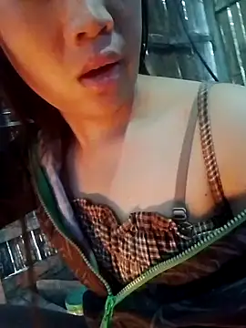 Yumiik2kk online show from 11/25/25, 11:27