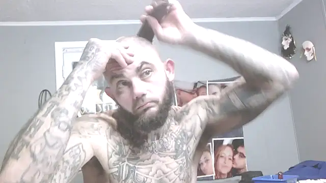 Snapshot of trickydickydaddy chatting on 01/06/26, 05:44 trickydickydaddy online show from 01/06/26, 05:44