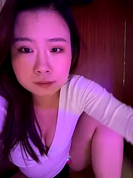 Snapshot of xoxo7799 chatting on 12/14/25, 06:01 xoxo7799 online show from 12/14/25, 06:01