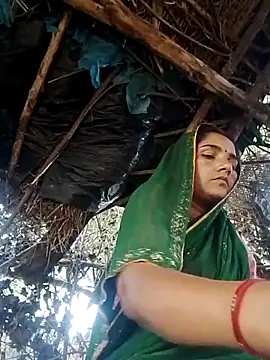 Snapshot of Seema_ji12 chatting on 04/13/26, 01:22 Seema ji12 online show from 04/13/26, 01:22