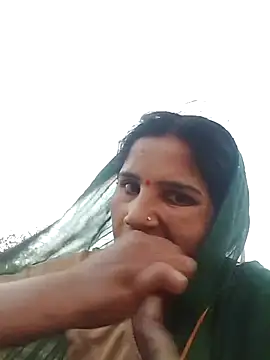 Snapshot of Seema_ji12 chatting on 05/19/26, 12:05 Seema ji12 online show from 05/19/26, 12:05