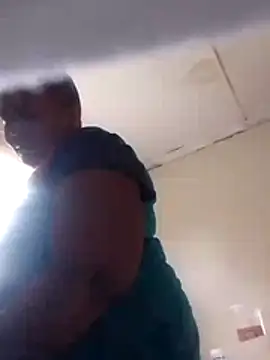 Snapshot of owam243 chatting on 11/09/25, 02:15 owam243 online show from 11/09/25, 02:15