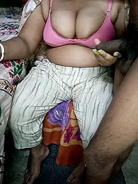 Snapshot of Pinkcolour chatting on 12/02/25, 07:09 Pinkcolour online show from 12/02/25, 07:09