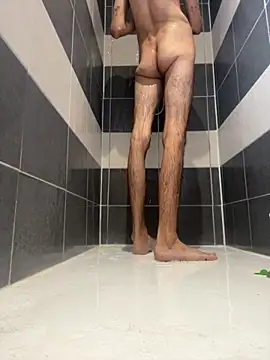 Snapshot of groschibre40100 chatting on 11/20/25, 08:25 groschibre40100 online show from 11/20/25, 08:25