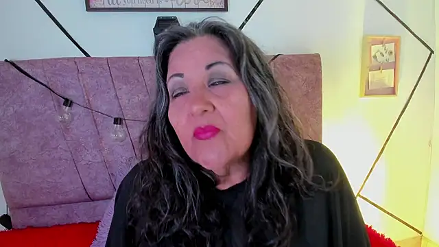 Victoriaa Anderson online show from 02/17/26, 09:54