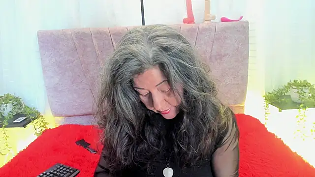 Snapshot of Victoriaa_Anderson chatting on 03/24/26, 02:11 Victoriaa Anderson online show from 03/24/26, 02:11