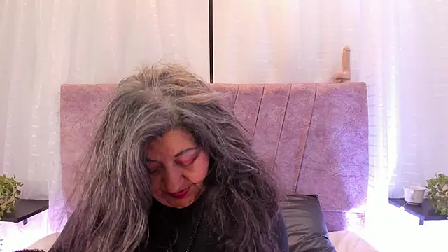 Snapshot of Victoriaa_Anderson chatting on 04/10/26, 01:27 Victoriaa Anderson online show from 04/10/26, 01:27