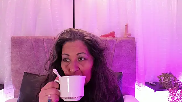 Snapshot of Victoriaa_Anderson chatting on 04/23/26, 12:51 Victoriaa Anderson online show from 04/23/26, 12:51