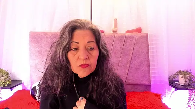 Snapshot of Victoriaa_Anderson chatting on 06/17/26, 01:34 Victoriaa Anderson online show from 06/17/26, 01:34
