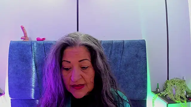 Snapshot of Victoriaa_Anderson chatting on 06/26/26, 12:42 Victoriaa Anderson online show from 06/26/26, 12:42