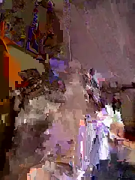 Snapshot of burbuja360 chatting on 11/08/25, 04:07 burbuja360 online show from 11/08/25, 04:07