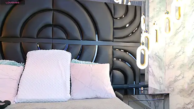 Snapshot of BunnySexyy18 chatting on 11/21/25, 01:10 BunnySexyy18 online show from 11/21/25, 01:10