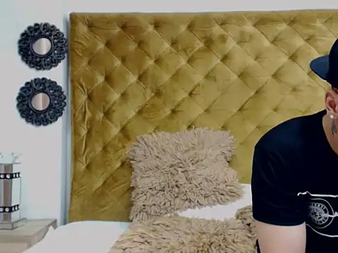 ZaraAndLuar online show from 11/12/25, 07:35