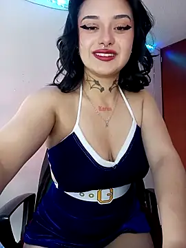 Snapshot of Ema_goddess chatting on 12/22/25, 03:20 Ema goddess online show from 12/22/25, 03:20