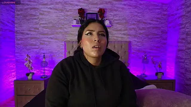 Sasha Larsen online show from 06/26/26, 03:22