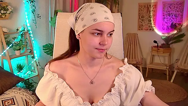 FrancescaCavaliere online show from 05/16/26, 09:17