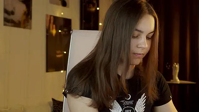 FrancescaCavaliere online show from 06/19/26, 12:53