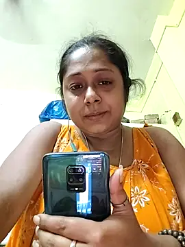 Snapshot of hotjuhi8 chatting on 11/08/25, 08:18 hotjuhi8 online show from 11/08/25, 08:18