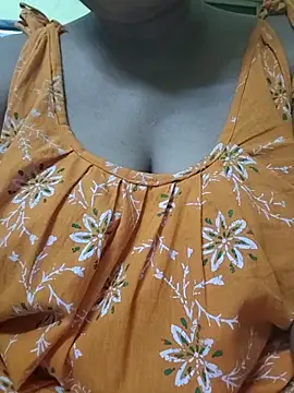 Snapshot of hotjuhi8 chatting on 11/13/25, 06:29 hotjuhi8 online show from 11/13/25, 06:29