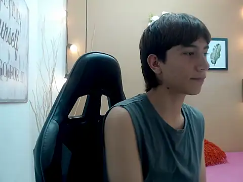 Snapshot of peter_seed chatting on 11/08/25, 07:56 peter seed online show from 11/08/25, 07:56